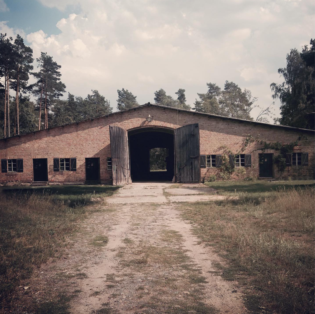 Die ehemalige Kartoffellagerhalle gegenüber dem Bahnhof